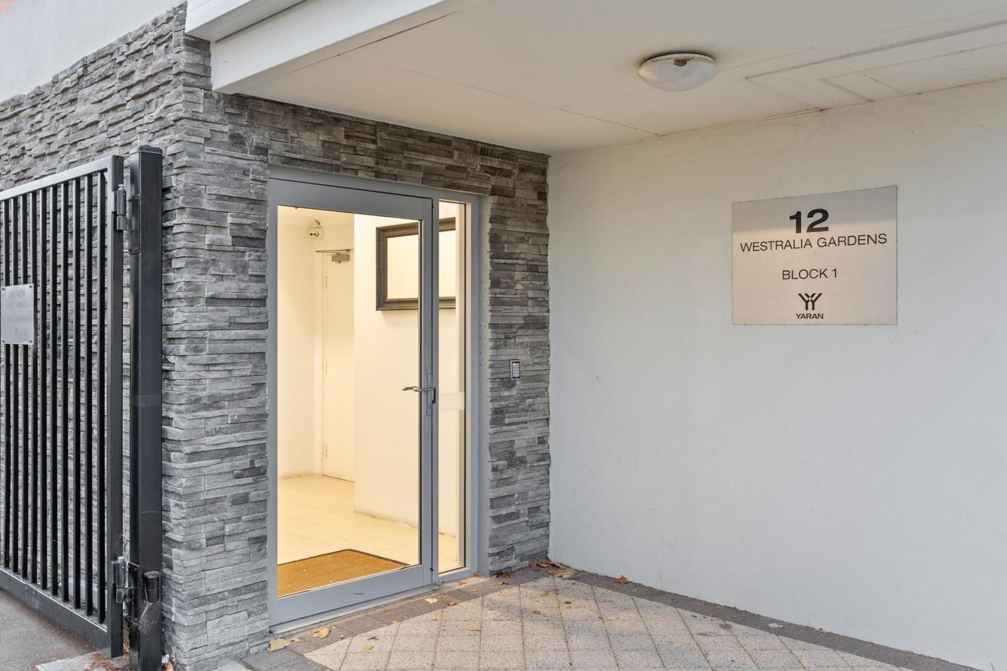 Yaran Suites Rockingham Exterior photo