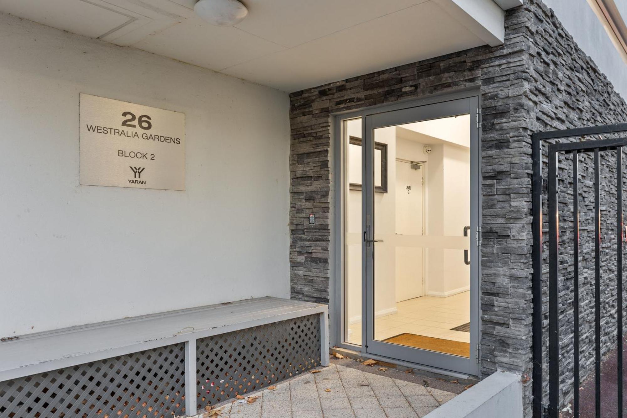 Yaran Suites Rockingham Exterior photo