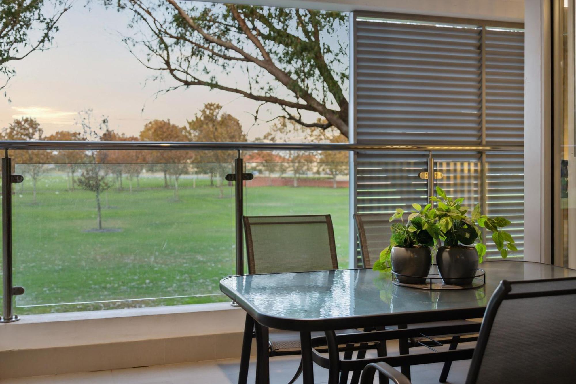 Yaran Suites Rockingham Exterior photo
