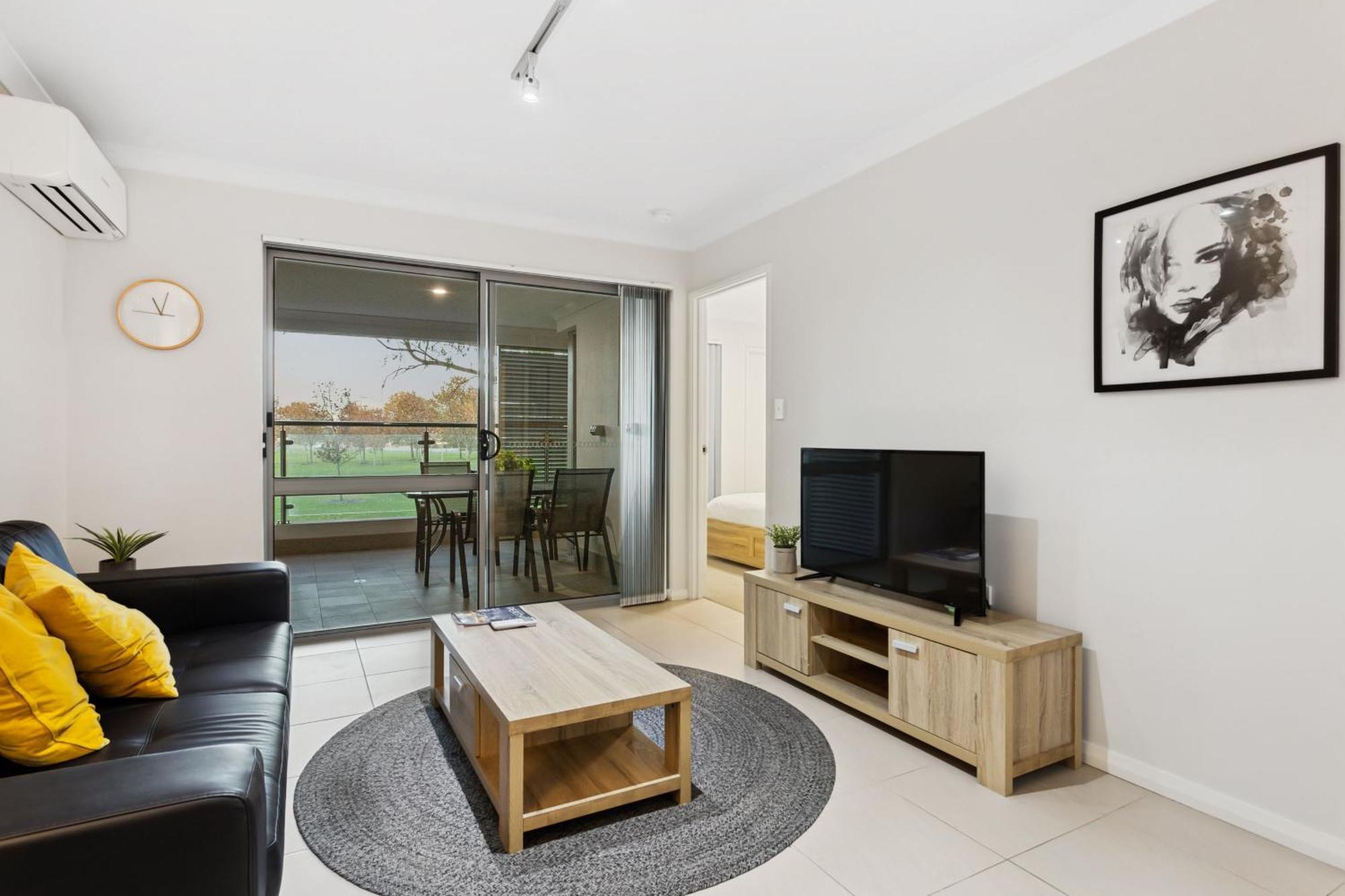Yaran Suites Rockingham Exterior photo