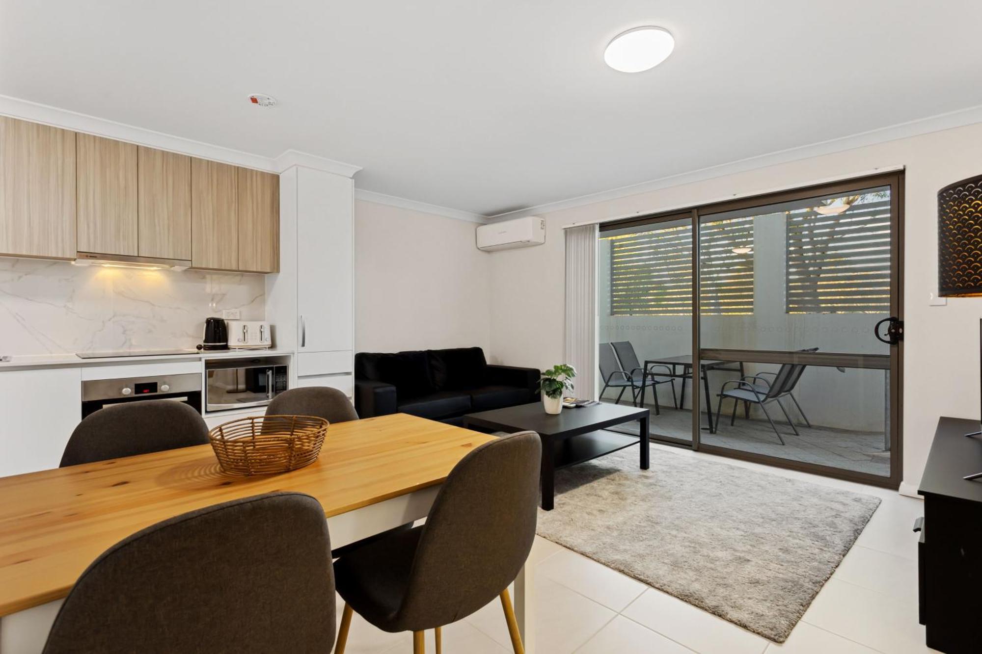 Yaran Suites Rockingham Exterior photo