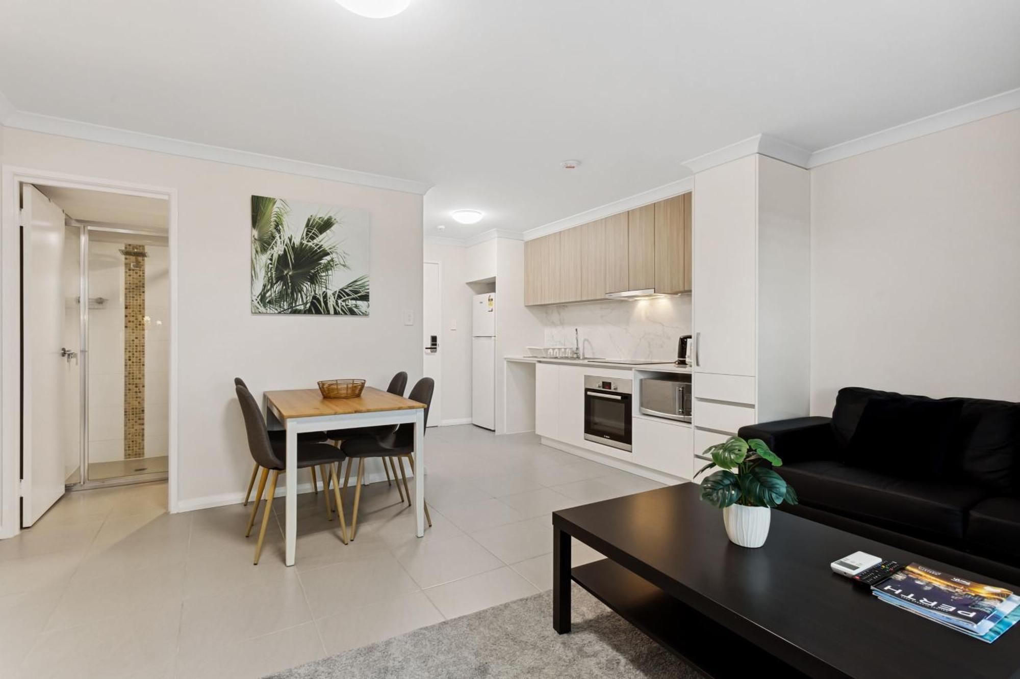Yaran Suites Rockingham Exterior photo