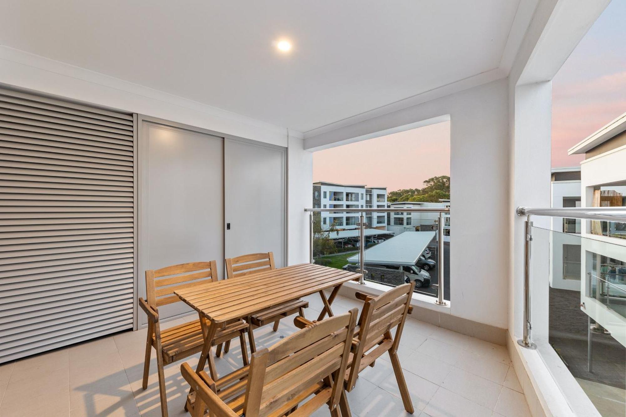 Yaran Suites Rockingham Exterior photo