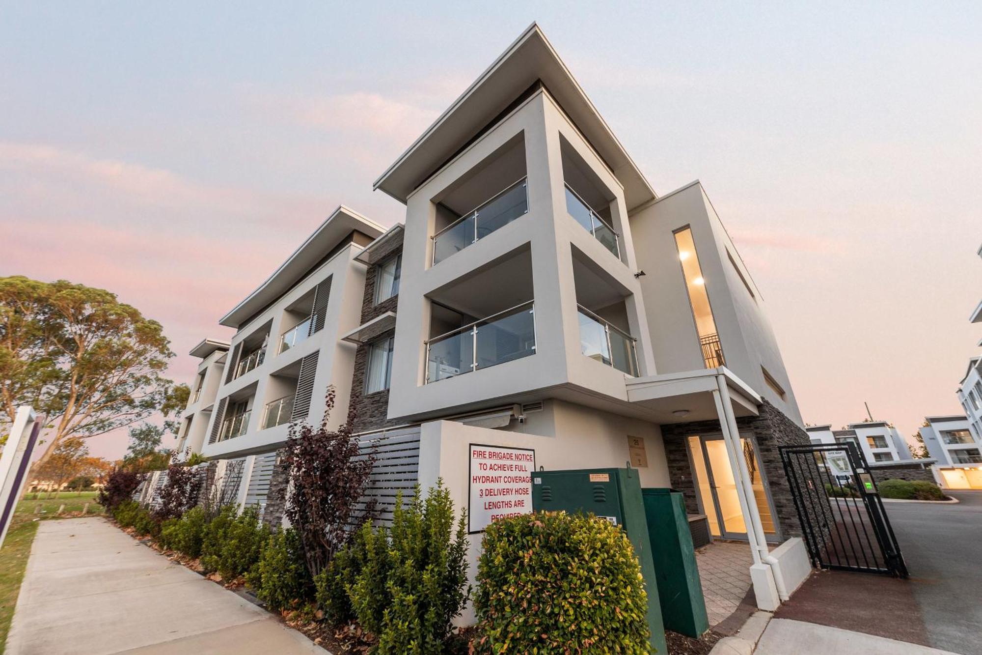 Yaran Suites Rockingham Exterior photo